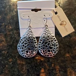 OIvia Welles NWT Silver Teardrop Earrings